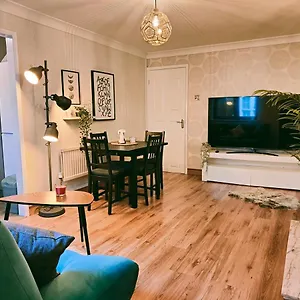  Apartment Centre Apartment- Beautiful Old Town- With Parking